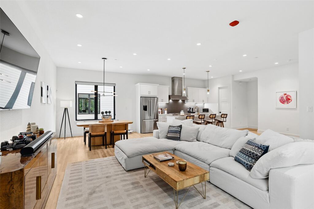2633 Reagan 105, Dallas, TX 75219 — photo 1