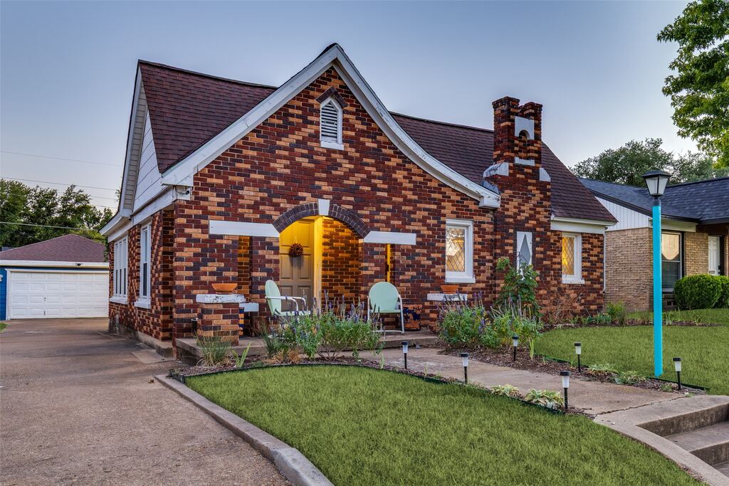2732 Ivandell Avenue, Dallas, TX 75211 — photo 1