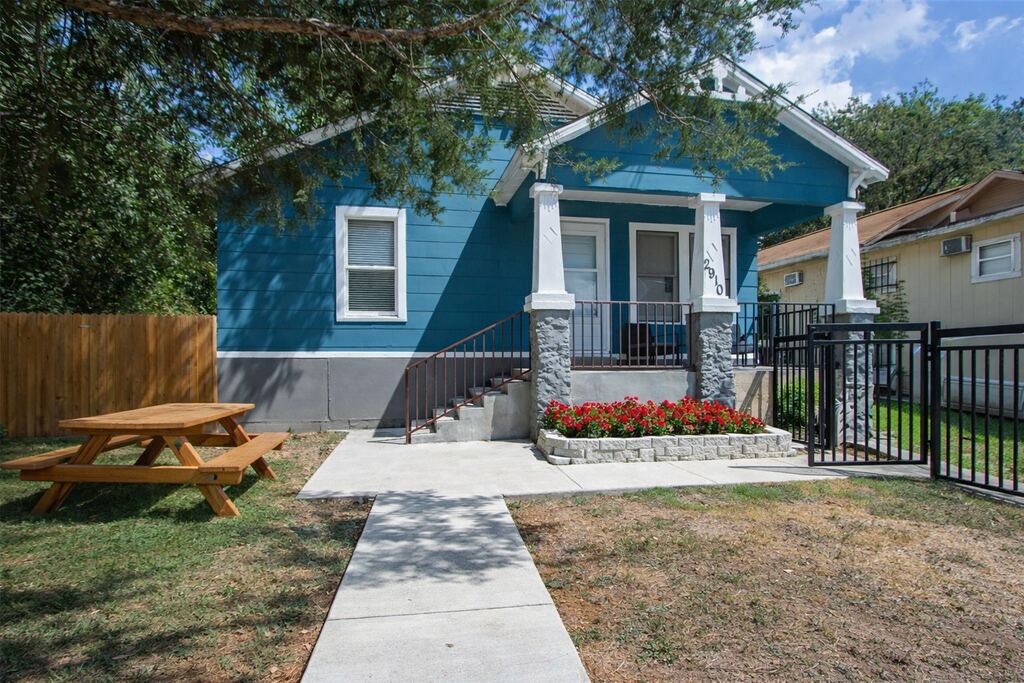 2910 20th Street, Fort Worth, TX 76106 — photo 1