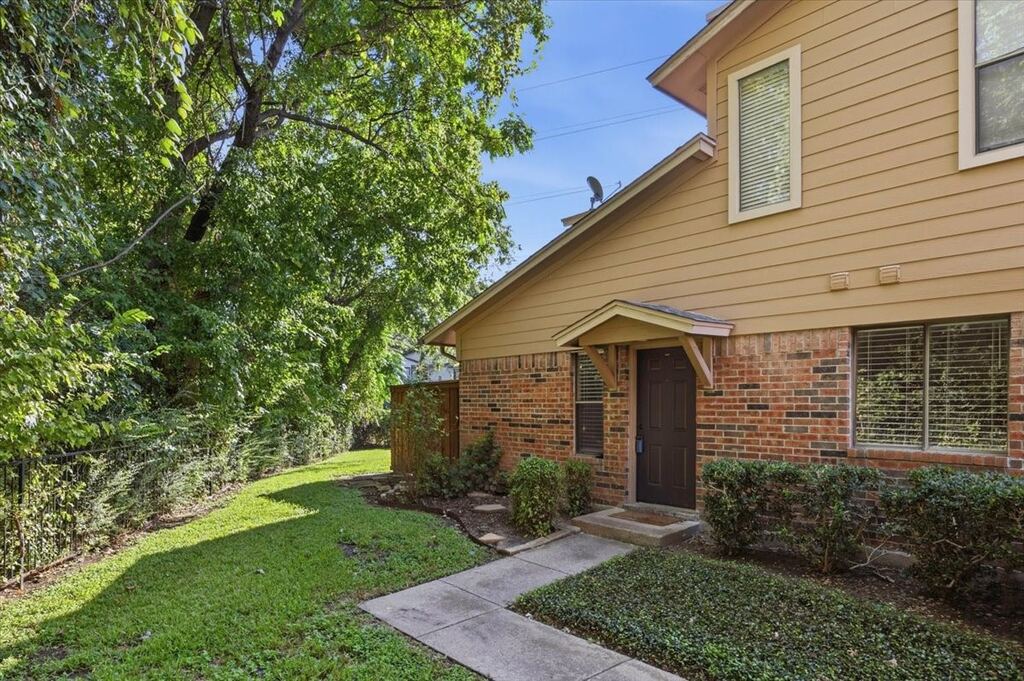 5638 Cedar Creek Drive, Benbrook, TX 76109 — photo 1