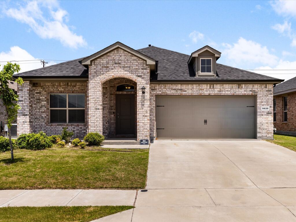 9620 Hickory Knob Drive, Fort Worth, TX 76108 — photo 1