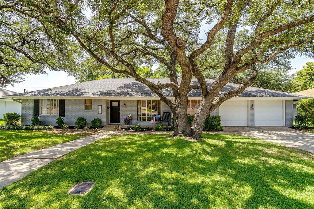 3817 Lawndale Avenue, Fort Worth, TX 76133 — photo 1