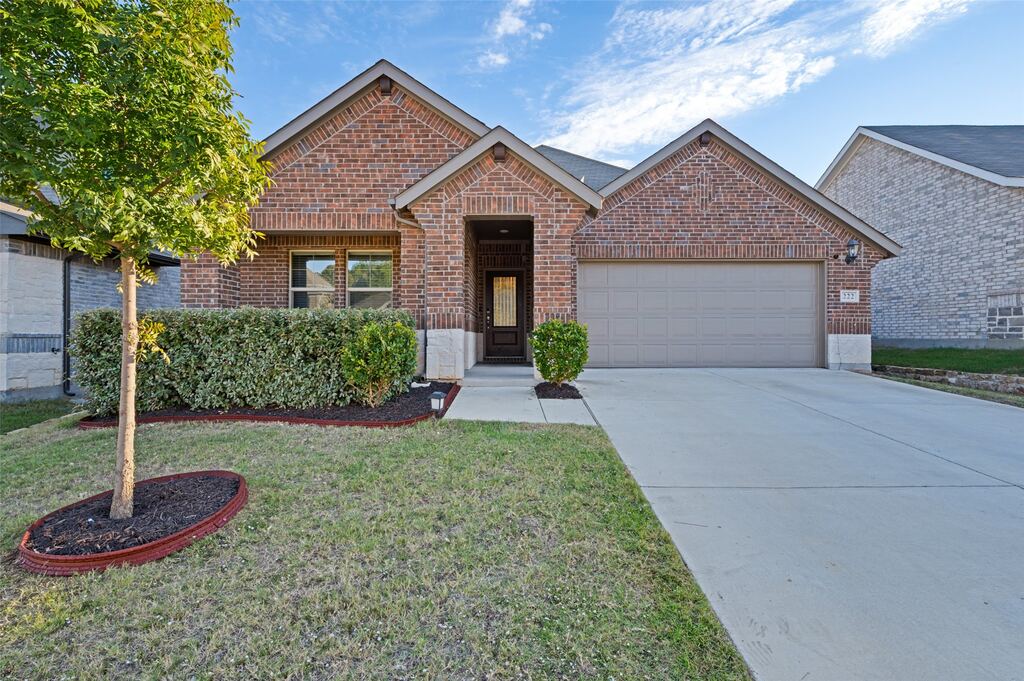 222 Luna Lane