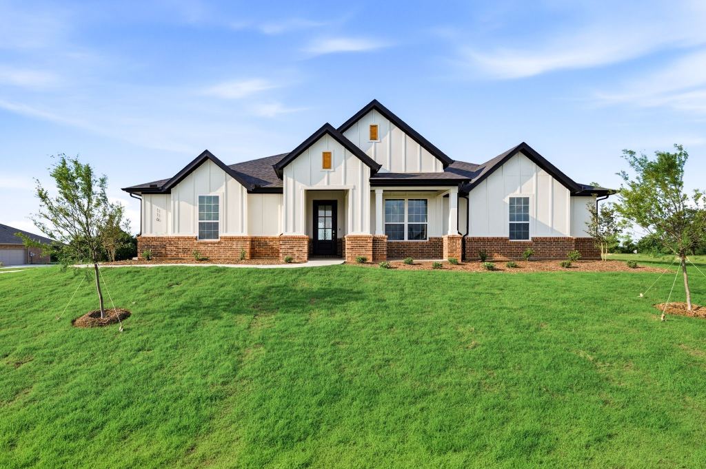 116 Park Hurst Drive, Boyd, TX 76023 — photo 1