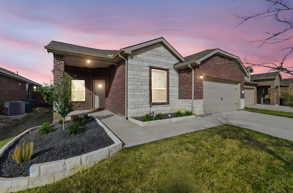 8617 Sandy Park Drive, Fort Worth, TX 76179 — photo 1