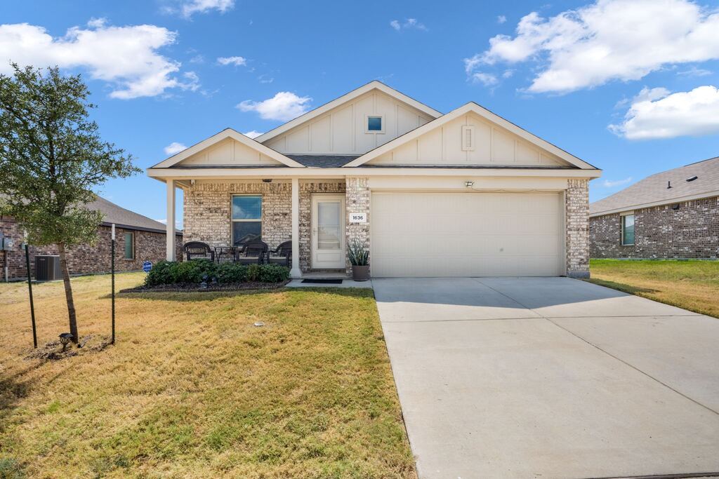 1636 Bluff View Drive, Hutchins, TX 75141 — photo 1
