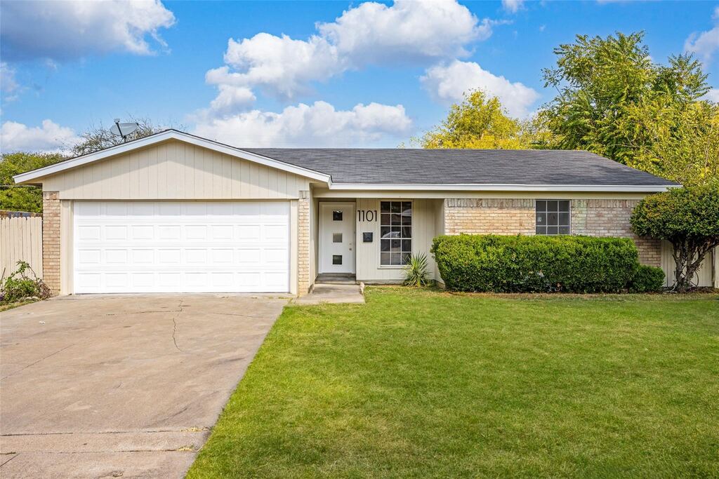 1101 Dublin Drive, Fort Worth, TX 76134 — photo 1