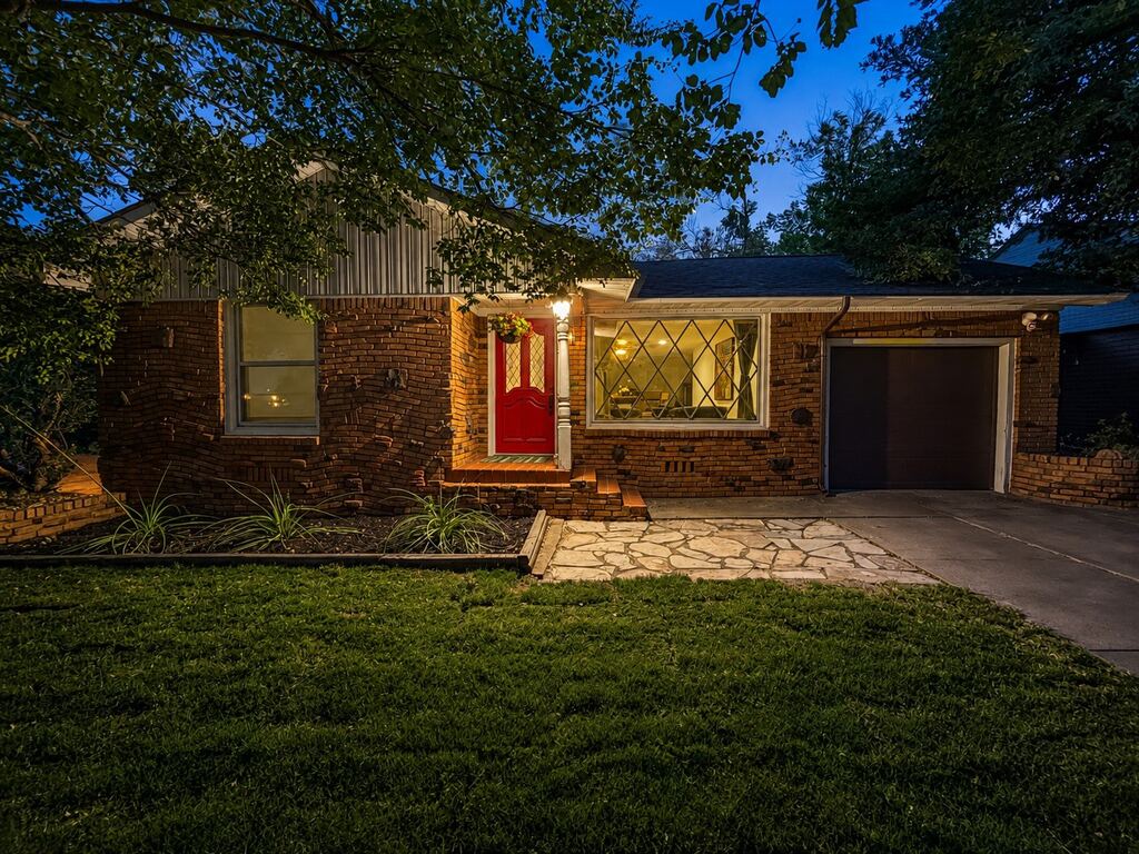 4633 Diaz Avenue, Fort Worth, TX 76107 — photo 1