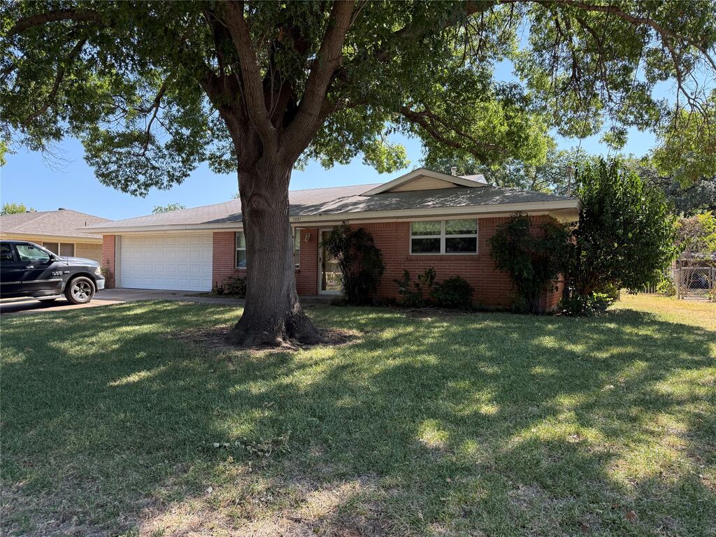 1221 Wade Hampton Street, Benbrook, TX 76126 — photo 1