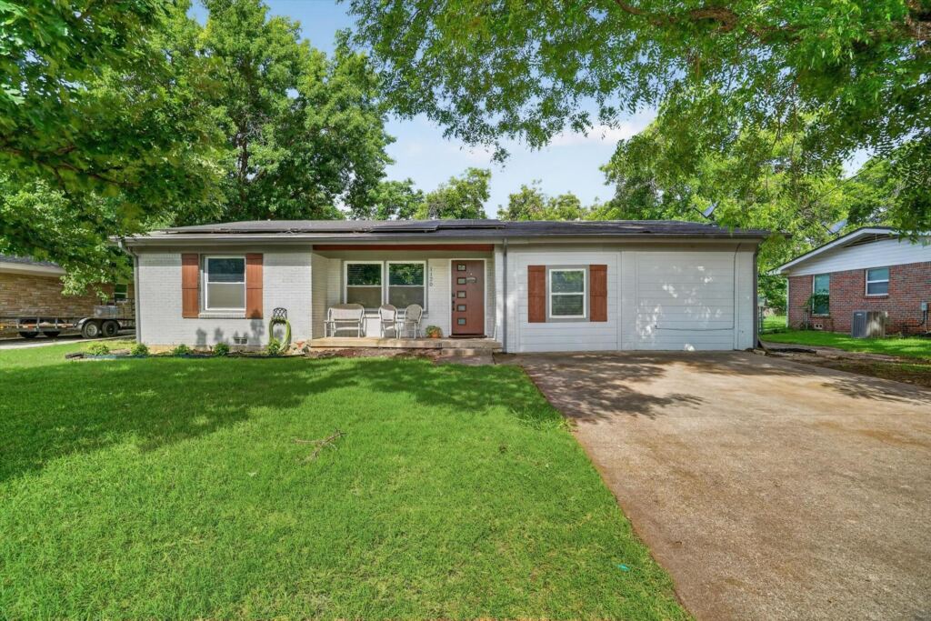 1120 Warden Street, Benbrook, TX 76126 — photo 1