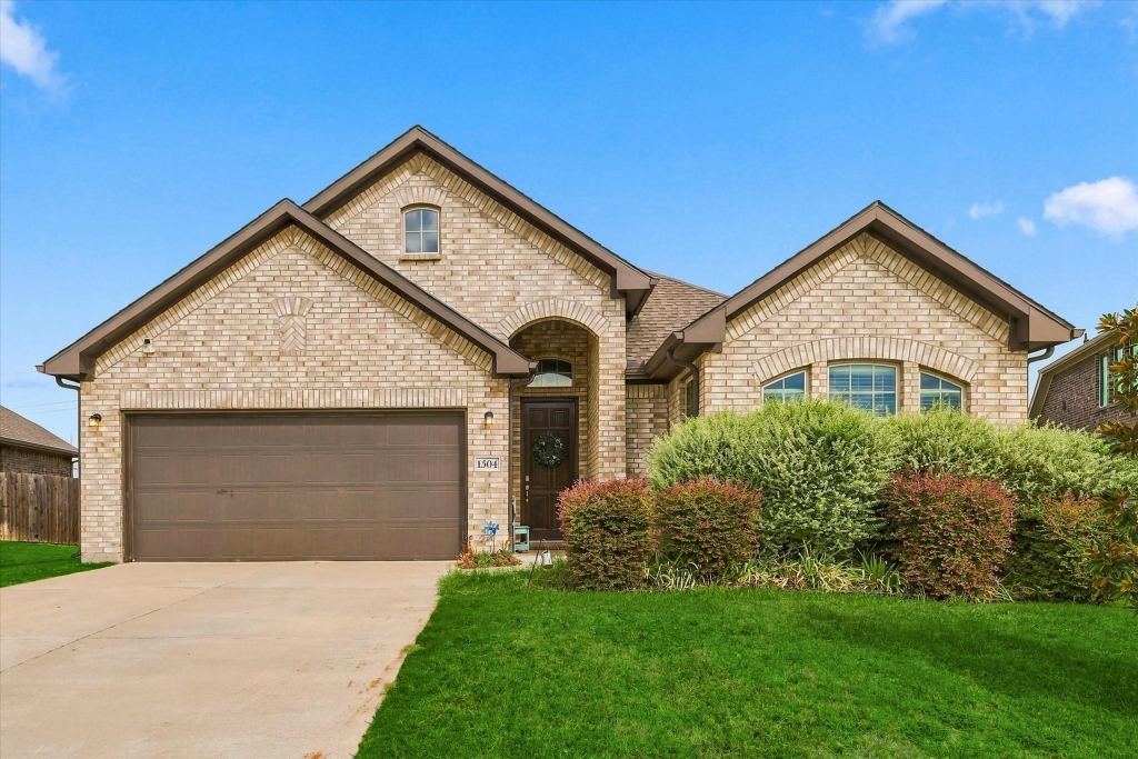 1504 Ravenswood Lane