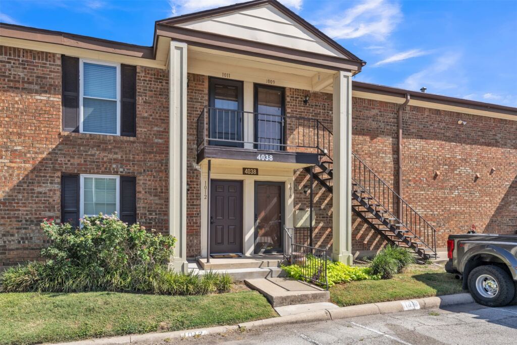 4038 Ridglea Country Club Drive 1011, Fort Worth, TX 76126 — photo 1