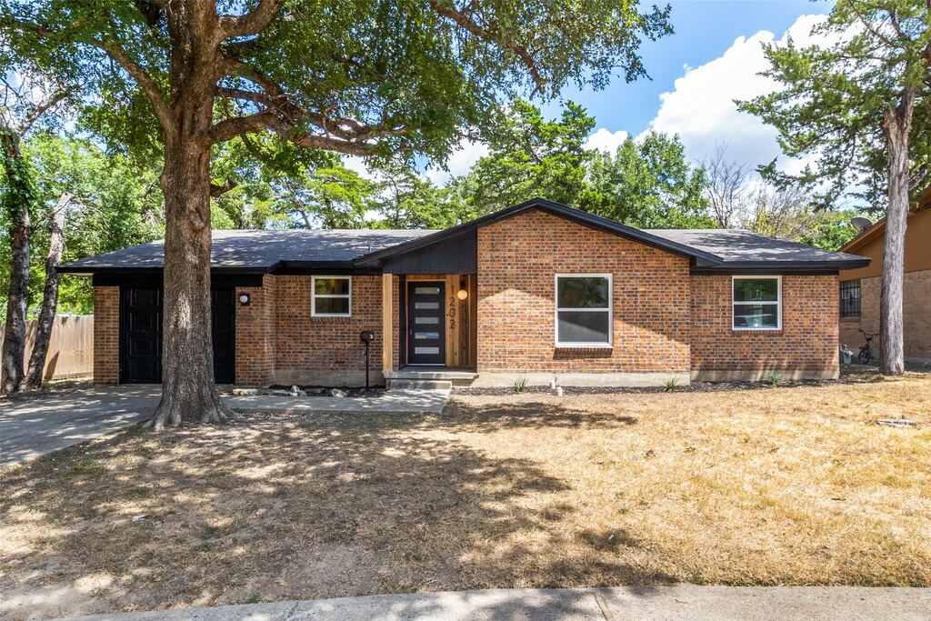 1202 Arizona Avenue, Dallas, TX 75216 — photo 1