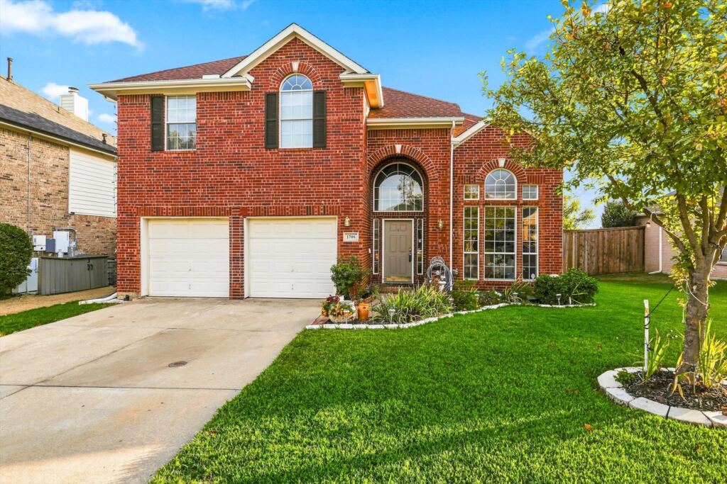 1706 Sunflower Drive, Corinth, TX 76210 — photo 1