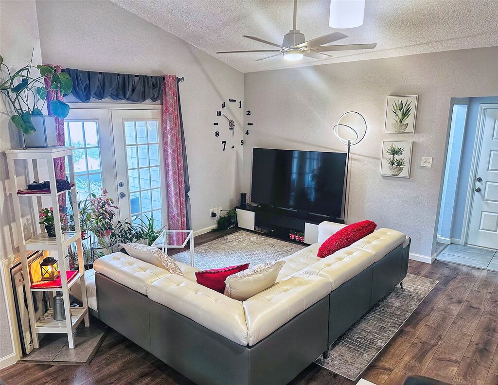 8545 Midpark Road 40, Dallas, TX 75240 — photo 1