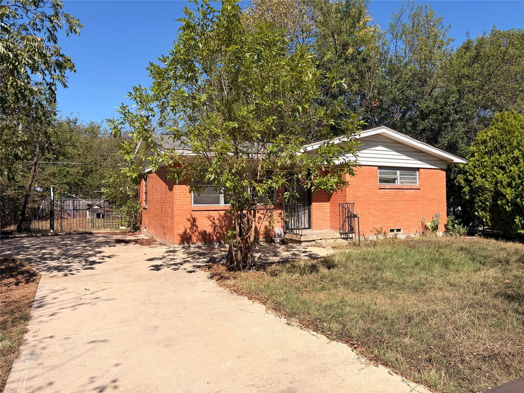 8109 Burroaks Drive, Dallas, TX 75217 — photo 1