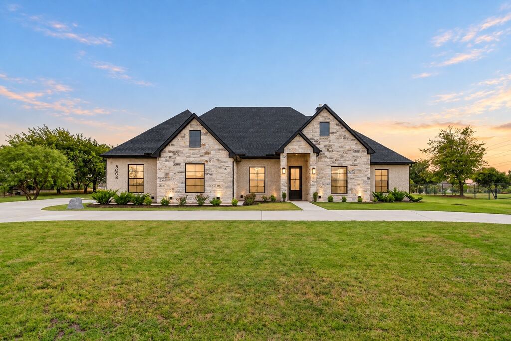 8008 Ben Day Murrin Road N, Fort Worth, TX 76126 — photo 1