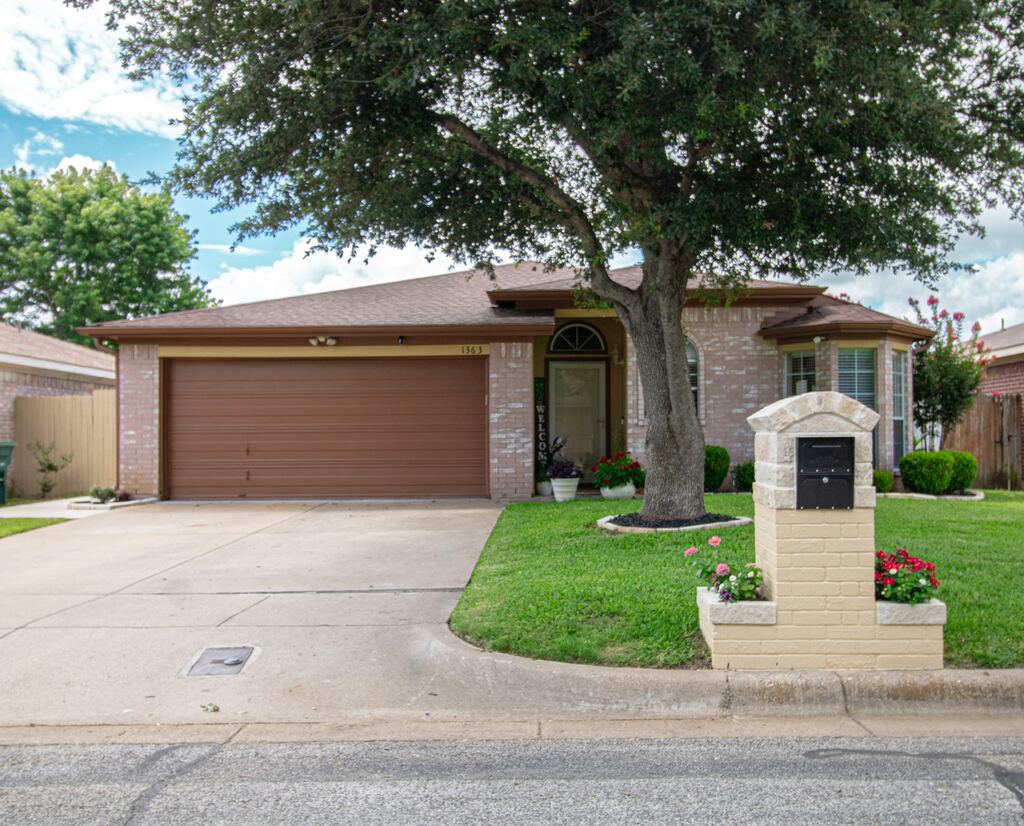 1363 Yorkshire Street 2, Fort Worth, TX 76134 — photo 1