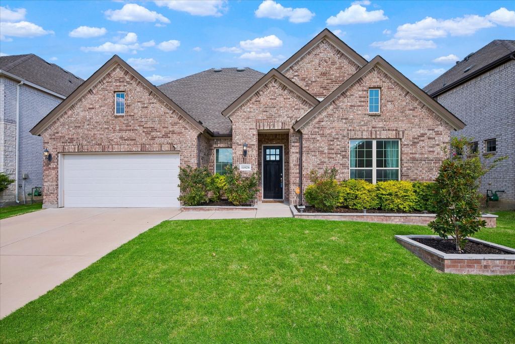 11828 Prudence Drive, Fort Worth, TX 76052 — photo 1
