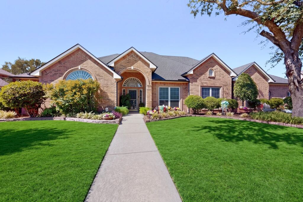 2505 Inverrary Drive, Ennis, TX 75119 — photo 1