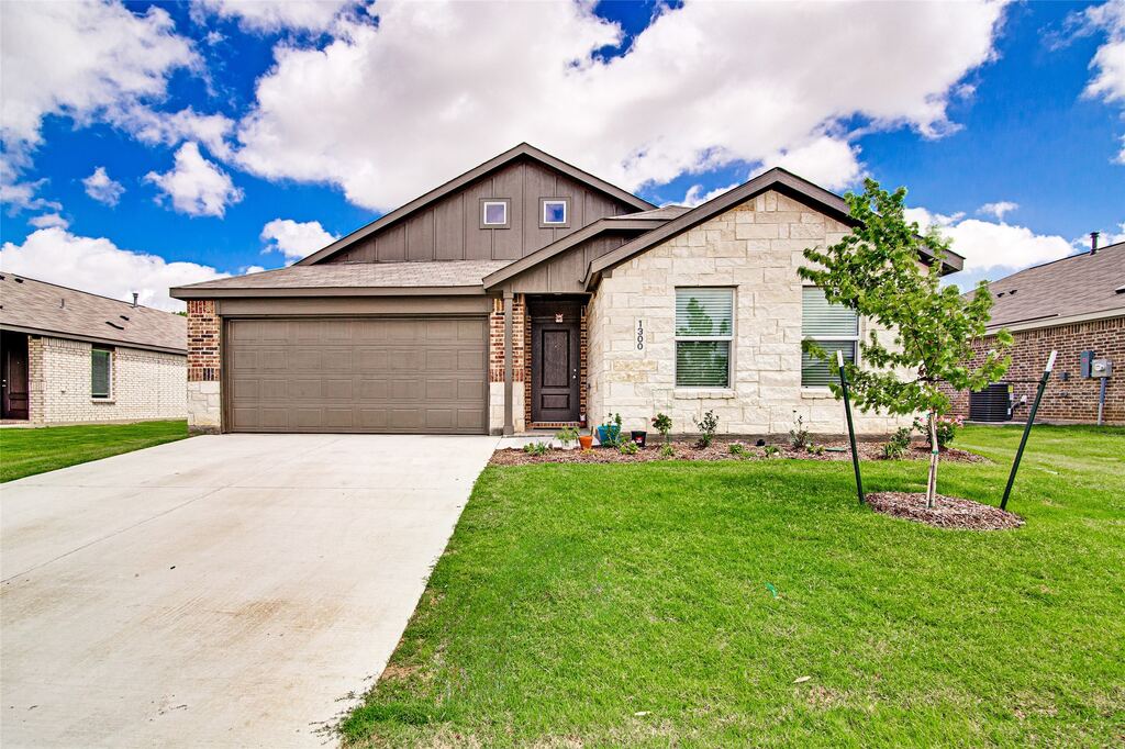 1300 Little Flock Drive, Fort Worth, TX 76036 — photo 1