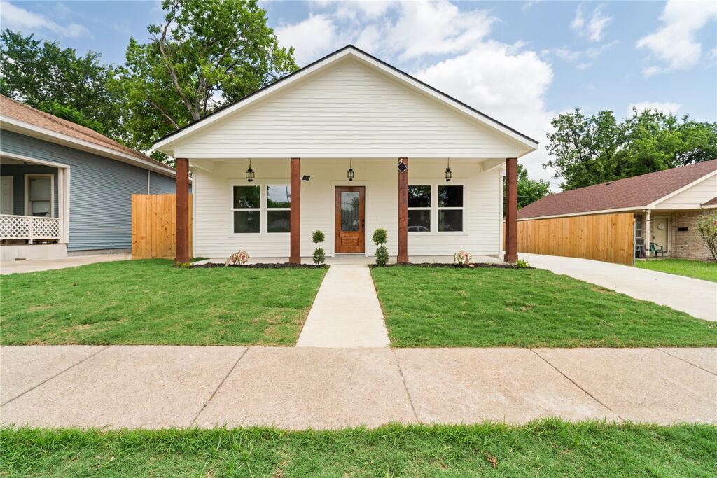 1015 Stella Street, Fort Worth, TX 76104 — photo 1