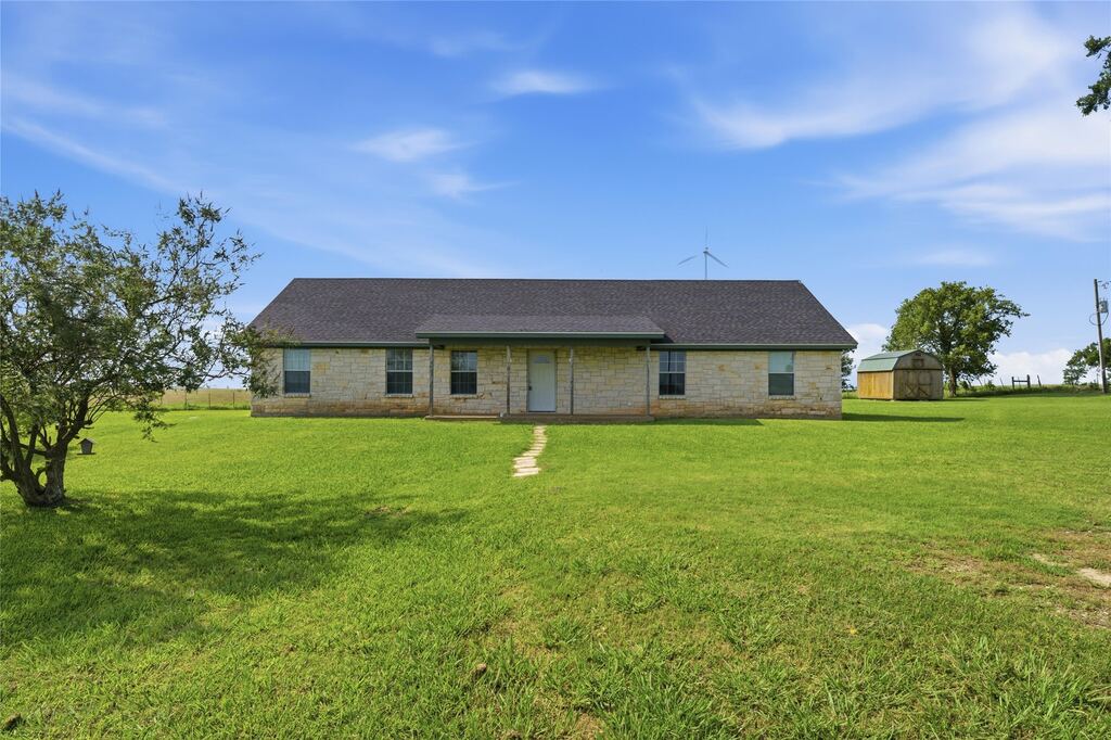 1727 LCR 124, Mount Calm, TX 76673 — photo 1