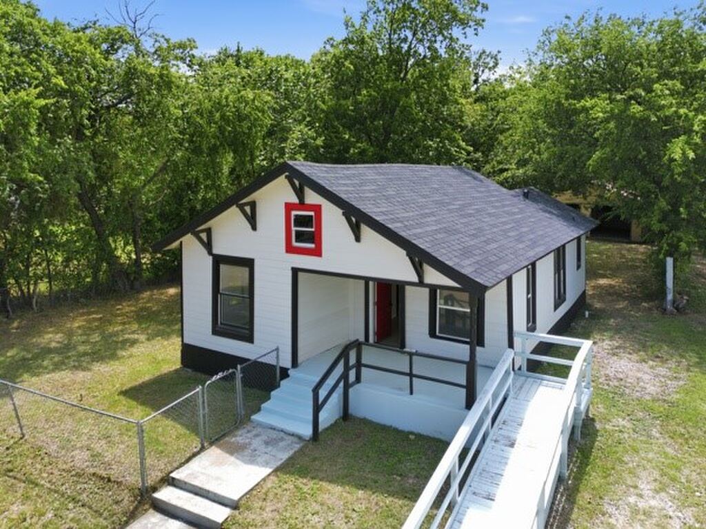 910 Loney Street, Fort Worth, TX 76104 — photo 1