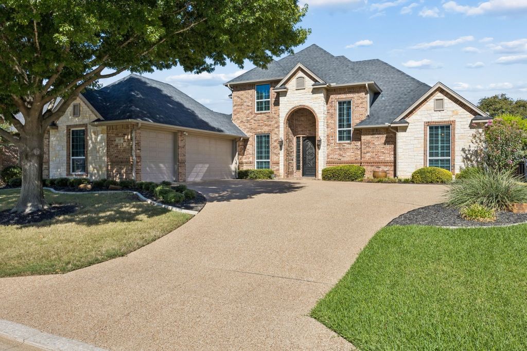 837 Thomas Crossing Drive, Fort Worth, TX 76028 — photo 1