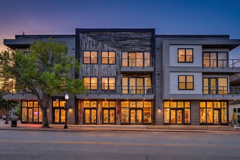 1455 W Magnolia Avenue 203, Fort Worth, TX 76104 — photo 1