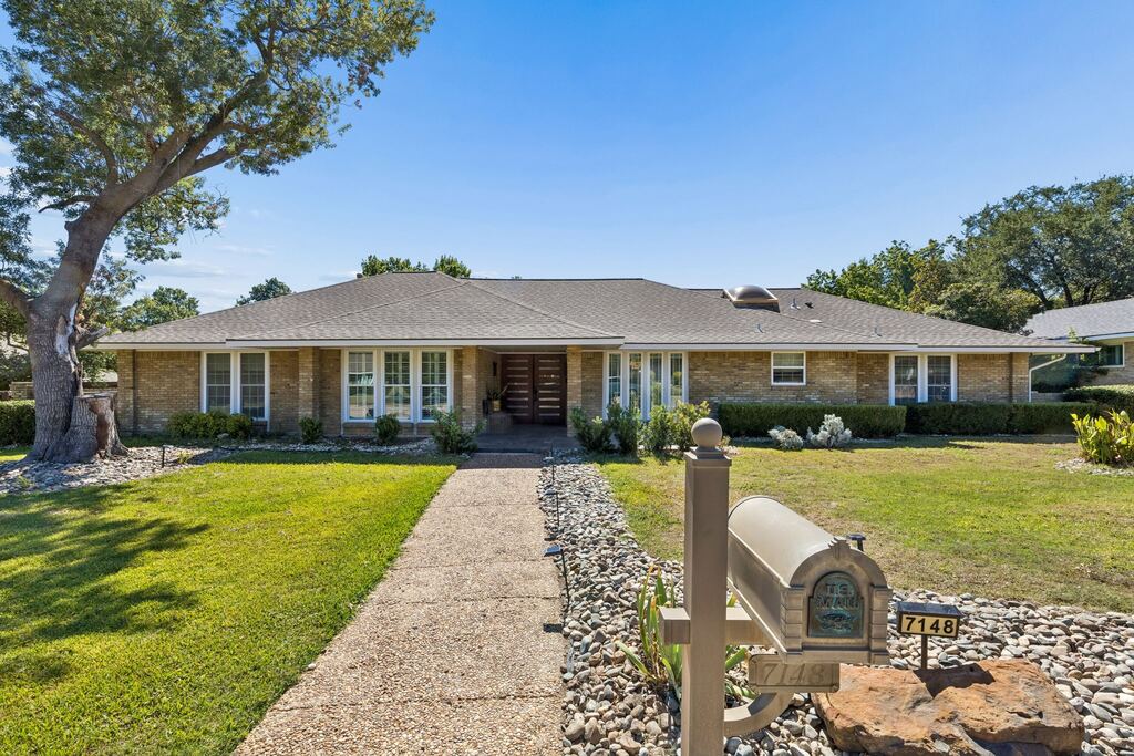 7148 Roundrock Road, Dallas, TX 75248 — photo 1