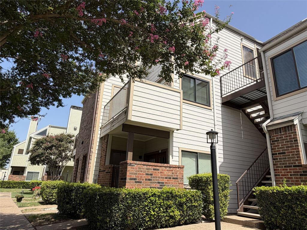 3125 Sondra Drive 201, Fort Worth, TX 76107 — photo 1