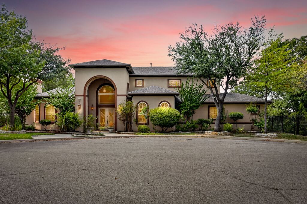 544 Waterchase Drive, Fort Worth, TX 76120 — photo 1