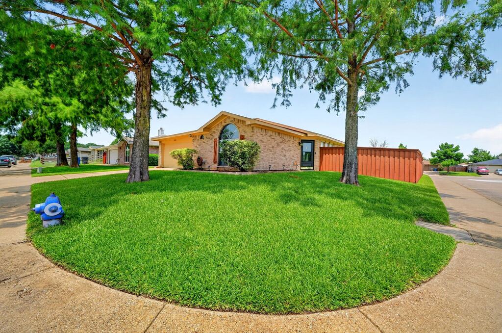 9339 CRIMNSON Court, Dallas, TX 75217 — photo 1