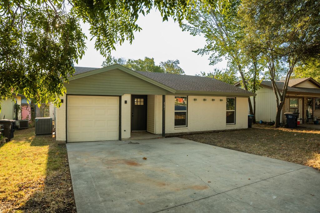 4741 Mccart Avenue, Fort Worth, TX 76115 — photo 1