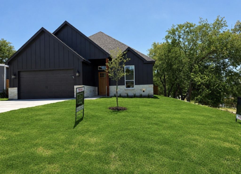 2400 Irion Avenue, Fort Worth, TX 76106 — photo 1
