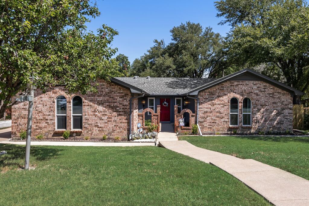 4825 Barnett Street, Fort Worth, TX 76103 — photo 1