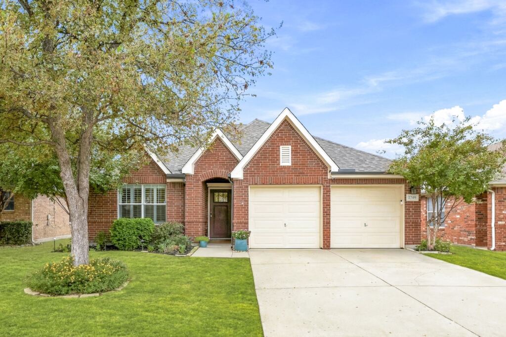 2709 Lumina Drive