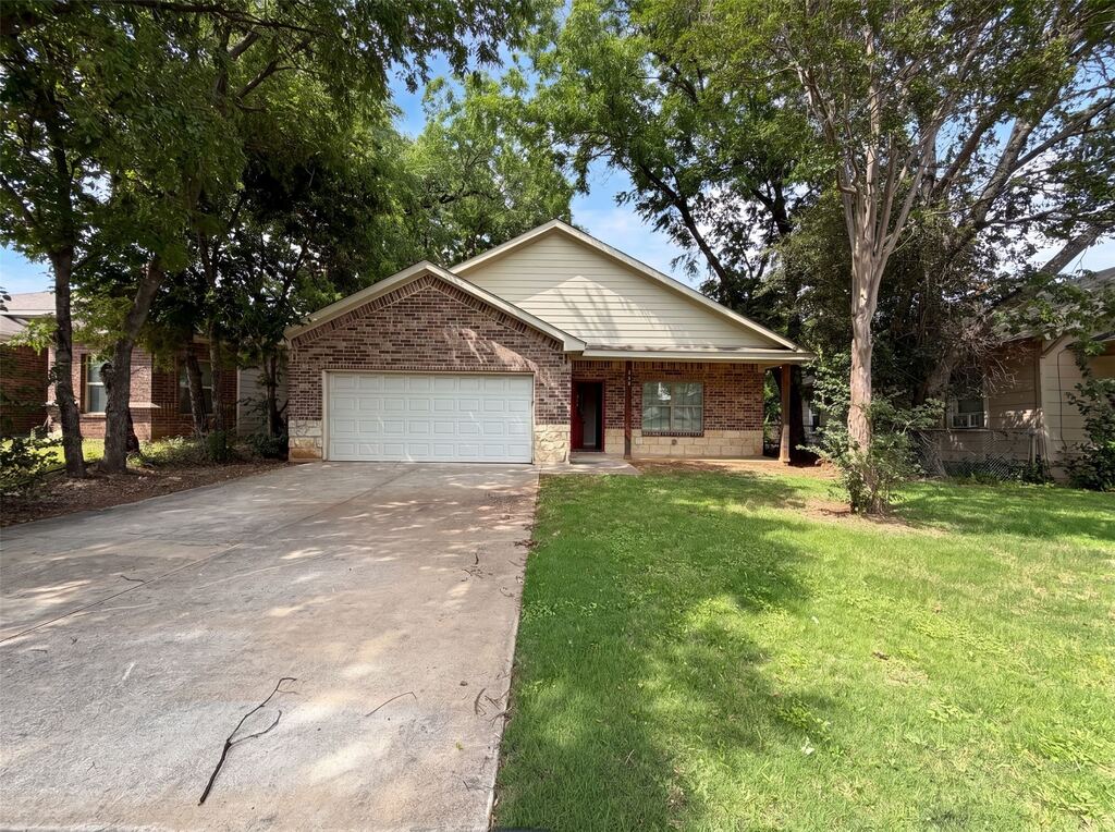 619 E Arlington Avenue, Fort Worth, TX 76104 — photo 1