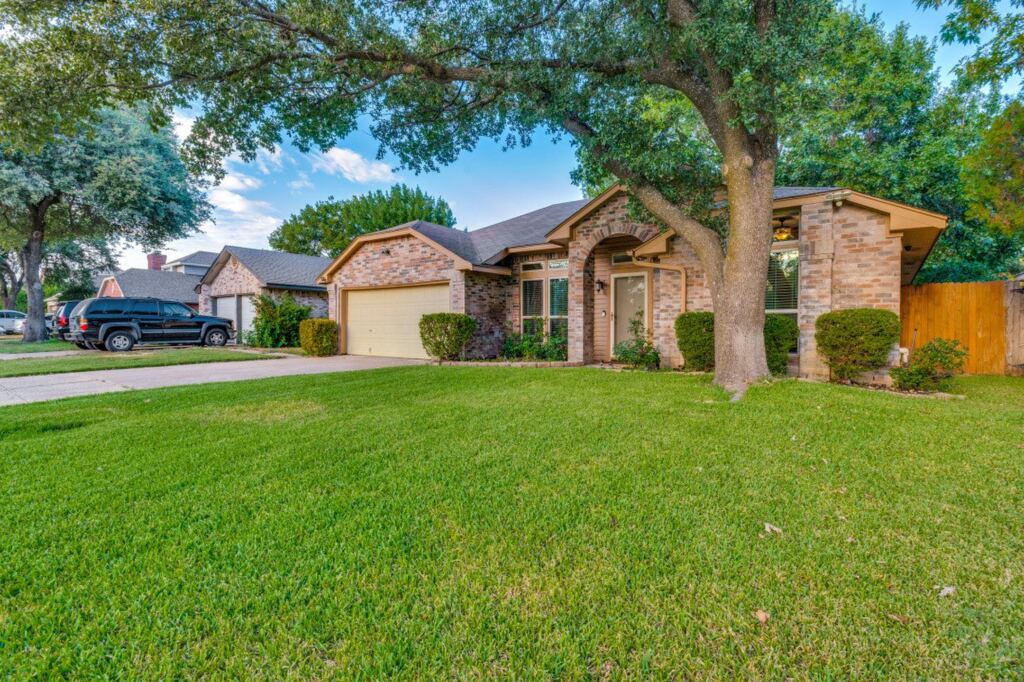 5001 Osage Drive, Arlington, TX 76018 — photo 1