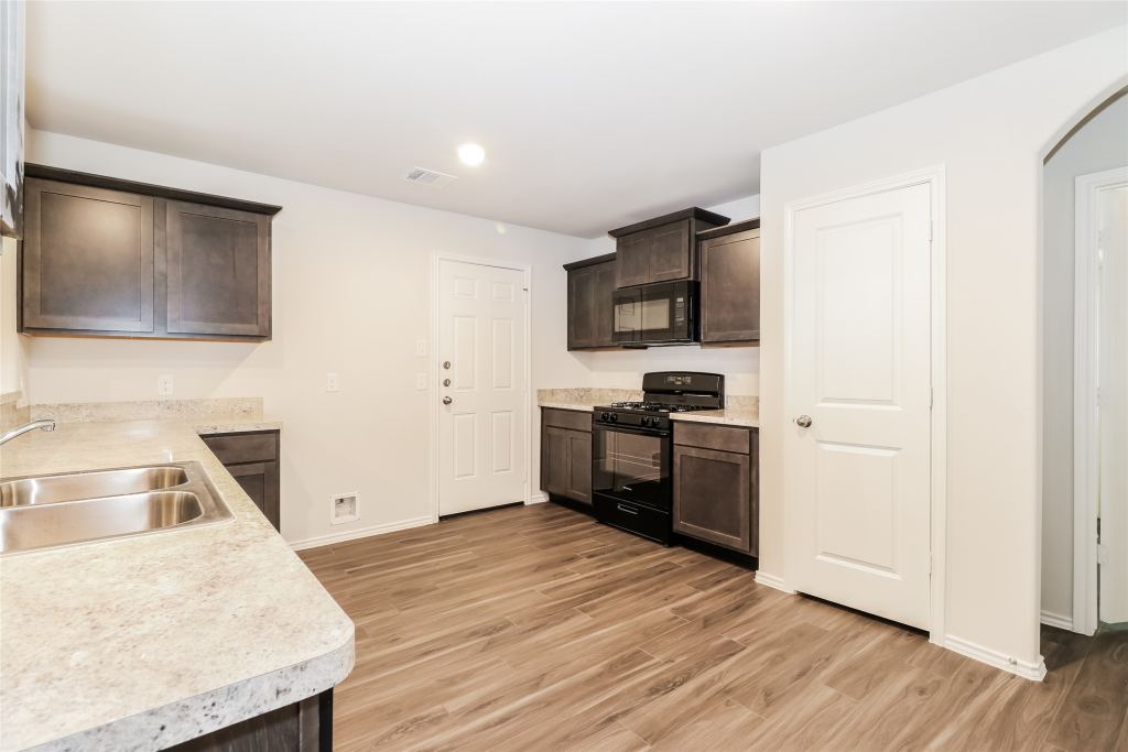 432 Woodhouse Way, Everman, TX 76140 — photo 1