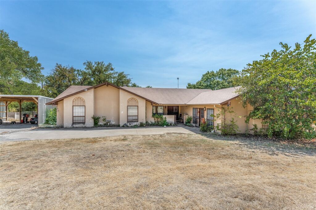 885 Kyle Circle, Reno, TX 76020 — photo 1