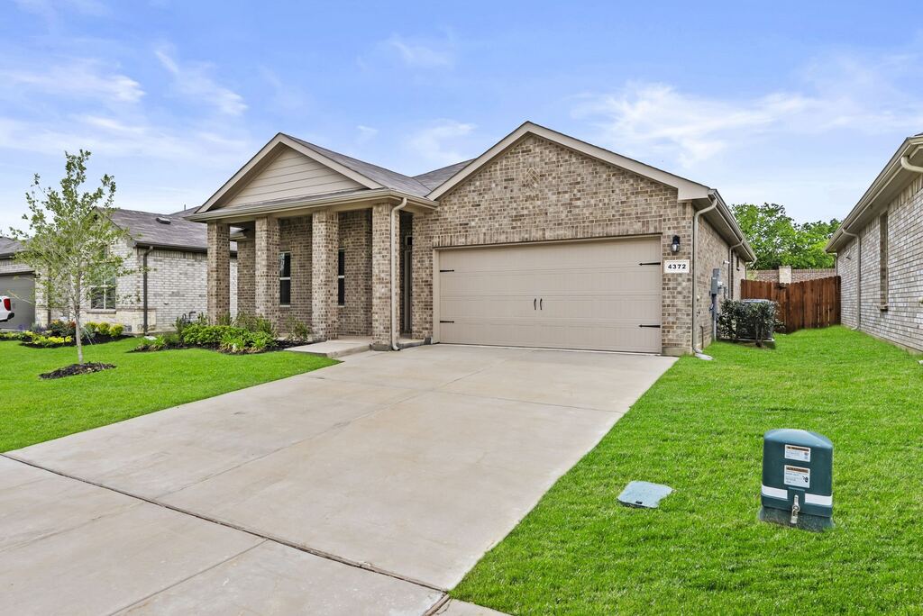 4372 Mill Stream Lane, Fort Worth, TX 76036 — photo 1