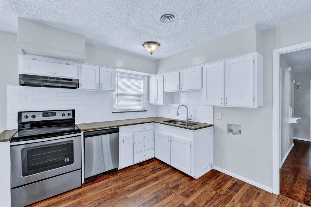 4208 Huckleberry Circle, Dallas, TX 75216 — photo 1