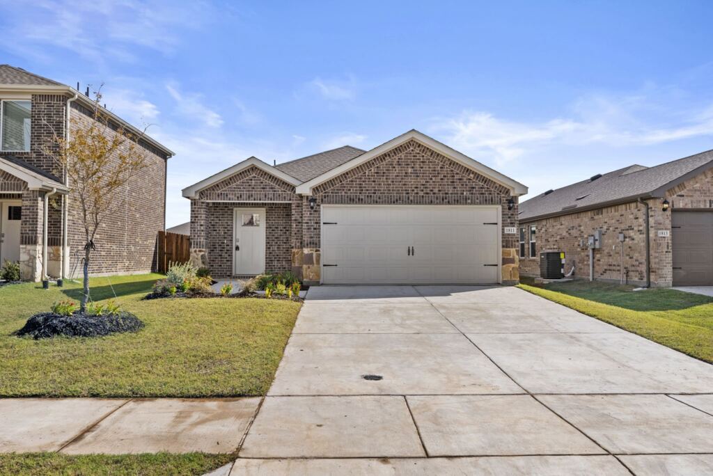 1811 Teton River Drive, Blue Ridge, TX 75424 — photo 1