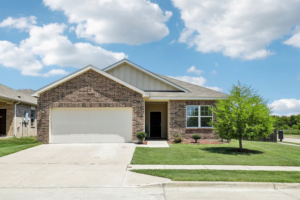 5300 Shady Springs Trail, Fort Worth, TX 76179 — photo 1