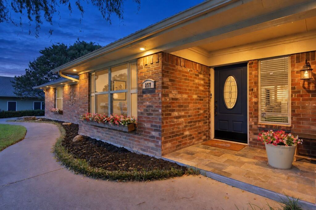 257 Willow Ridge Road, Fort Worth, TX 76103 — photo 1