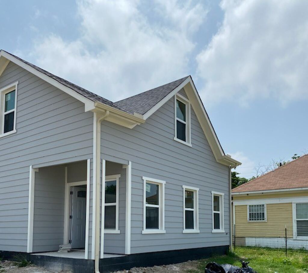 1424 Bessie Street, Fort Worth, TX 76104 — photo 1