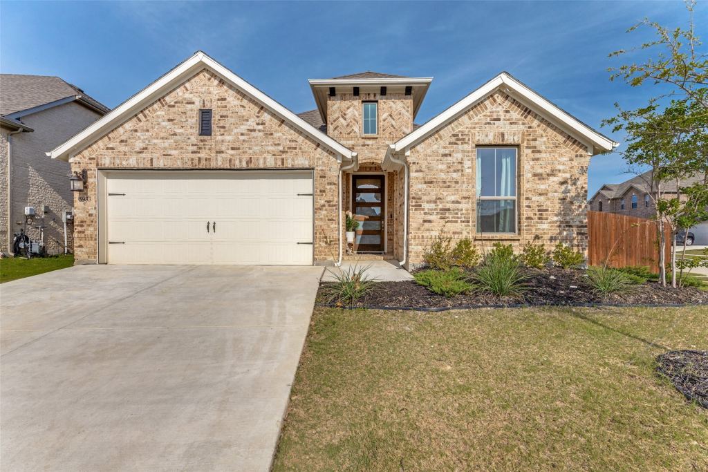 5933 Lovills Creek Street, Fort Worth, TX 76179 — photo 1
