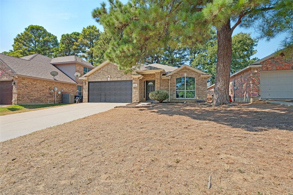 536 Cross Ridge Circle N, Fort Worth, TX 76120 — photo 1
